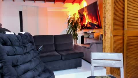 Zac  Jhordan online show from 12-19-24, 02:13