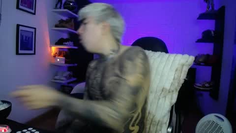 zac_muller1 online show from 06-08-26, 12:36