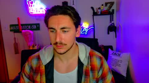 Snapshot of zach_rhyder chatting on 05-12-26, 02:19 Zach Rhyder online show from 05-12-26, 02:19