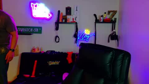 Snapshot of zach_rhyder chatting on 06-17-26, 12:57 Zach Rhyder online show from 06-17-26, 12:57