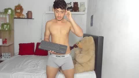 Snapshot of zack_and_alan chatting on 09-12-25, 12:05 zack online show from 09-12-25, 12:05