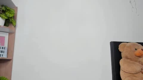 Snapshot of zack_and_alan chatting on 10-25-25, 04:02 zack online show from 10-25-25, 04:02