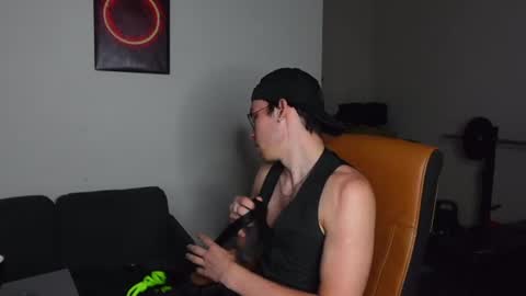 ZACK HUDDLE online show from 06-25-26, 06:01