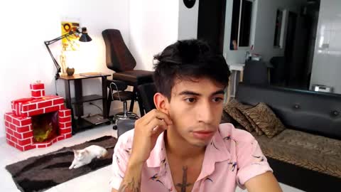 Snapshot of zack_kingg chatting on 12-08-24, 03:13 Zack King online show from 12-08-24, 03:13