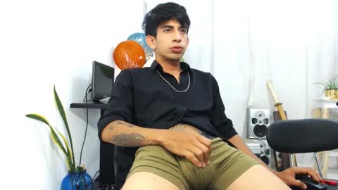 Snapshot of zack_kingg chatting on 12-27-24, 01:11 Zack King online show from 12-27-24, 01:11