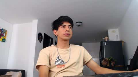 Snapshot of zack_kingg chatting on 01-21-25, 04:37 Zack King online show from 01-21-25, 04:37