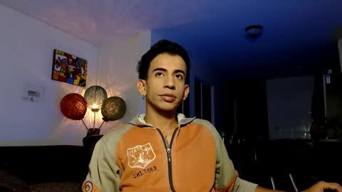 Snapshot of zack_kingg chatting on 02-03-25, 08:35 Zack King online show from 02-03-25, 08:35