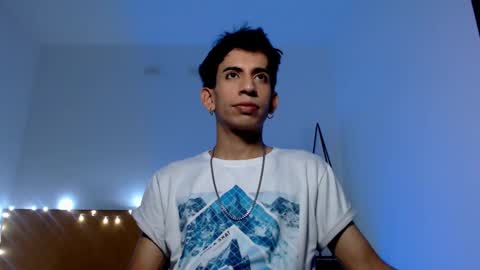 Snapshot of zack_kingg chatting on 03-04-25, 10:27 Zack King online show from 03-04-25, 10:27