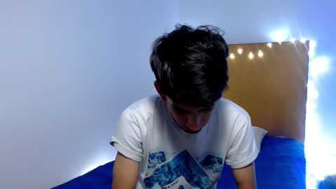 Snapshot of zack_kingg chatting on 03-05-25, 01:31 Zack King online show from 03-05-25, 01:31