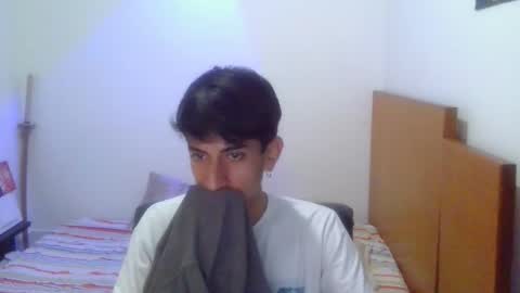 Snapshot of zack_kingg chatting on 10-28-25, 06:32 Zack King online show from 10-28-25, 06:32