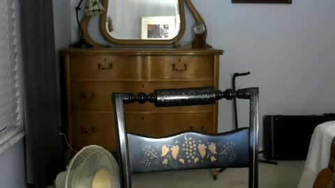 Snapshot of zackupaani chatting on 08-09-26, 12:45 Why online show from 08-09-26, 12:45