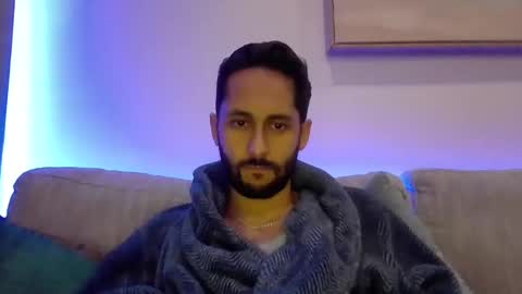 Snapshot of zackyben chatting on 10-27-25, 01:31 zackyben online show from 10-27-25, 01:31