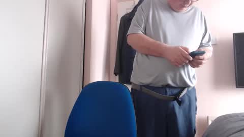 Snapshot of zacsmithuk chatting on 04-16-26, 10:27 Zac Smitj online show from 04-16-26, 10:27