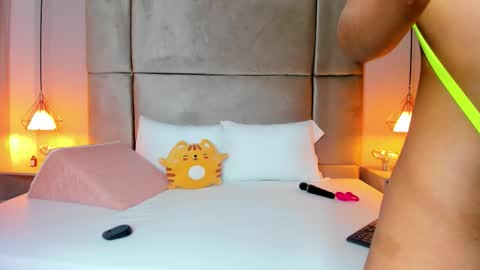 Zafiro online show from 02-10-26, 12:09