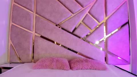 Claire  online show from 11-01-25, 05:37