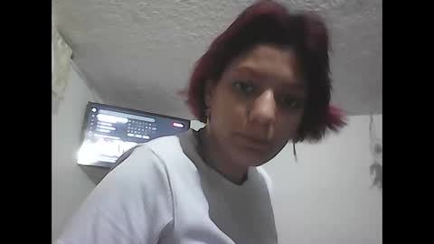 Snapshot of zafiro_rubi chatting on 10-26-25, 05:08 Zafiro online show from 10-26-25, 05:08