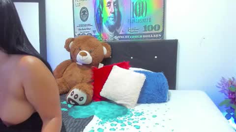 Snapshot of zahira_evans chatting on 09-17-25, 07:04 Zahira online show from 09-17-25, 07:04