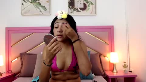 Snapshot of zaira_angel chatting on 02-22-25, 06:41 Zaira Angel online show from 02-22-25, 06:41