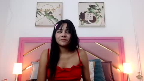 Snapshot of zaira_angel chatting on 02-28-25, 11:01 Zaira Angel online show from 02-28-25, 11:01