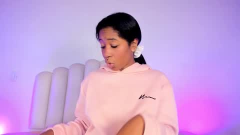 Snapshot of zairarose25 chatting on 11-25-25, 01:55 Zaira online show from 11-25-25, 01:55