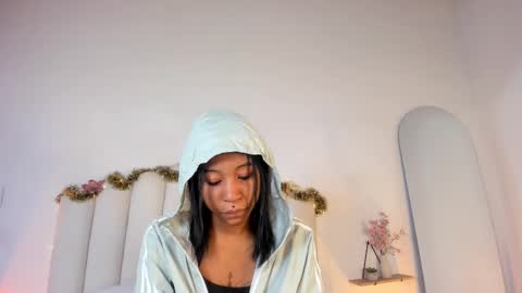 Zaira online show from 12-17-25, 01:06