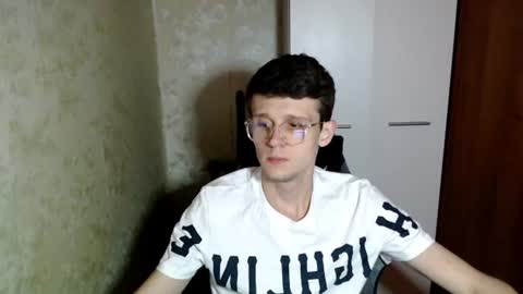 Snapshot of zaki_xx chatting on 06-14-26, 05:04 zaki online show from 06-14-26, 05:04