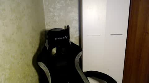 Snapshot of zaki_xx chatting on 06-16-26, 05:04 zaki online show from 06-16-26, 05:04