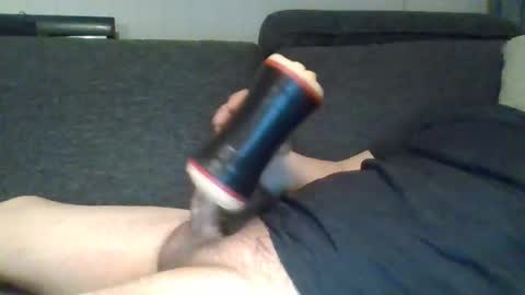 Snapshot of zakksten chatting on 04-06-26, 12:30 Zakk online show from 04-06-26, 12:30