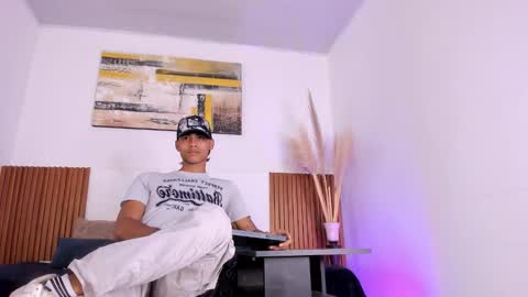 Zander online show from 11-11-25, 01:44