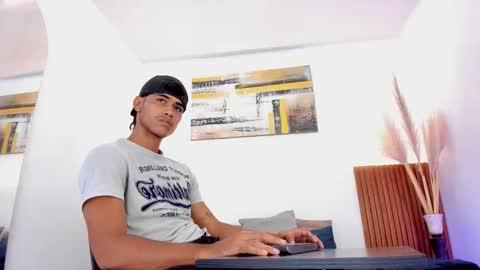 Zander online show from 11-14-25, 01:32