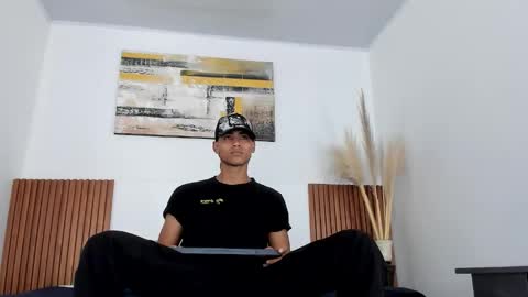 Zander online show from 11-21-25, 01:32