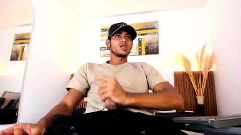 Zander online show from 04-23-26, 01:35