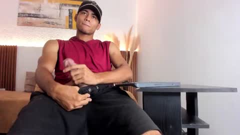 Snapshot of zander_2120 chatting on 06-20-26, 12:52 Zander online show from 06-20-26, 12:52