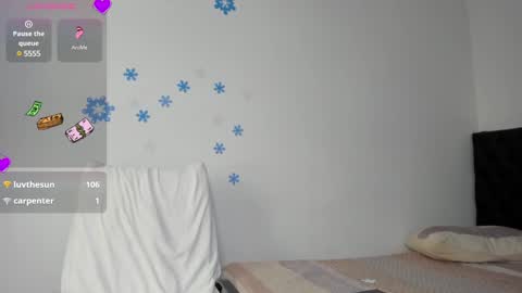 Snapshot of zandra_kiman chatting on 12-20-24, 08:01 Zandra online show from 12-20-24, 08:01