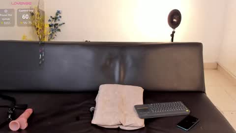 Snapshot of zane_lux chatting on 05-13-26, 04:48 Zane Lux online show from 05-13-26, 04:48