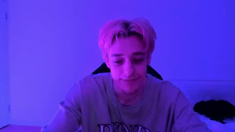 Kel online show from 06-18-26, 11:09