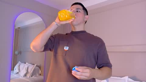 Zane Dawson online show from 11-11-25, 03:17