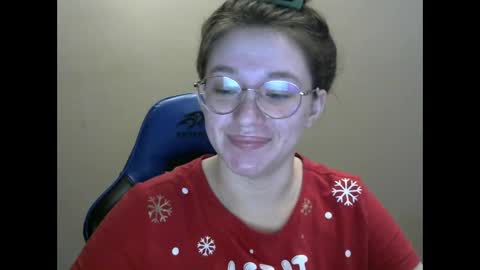 Snapshot of zara_golden chatting on 02-06-25, 03:27 chaturcum online show from 02-06-25, 03:27