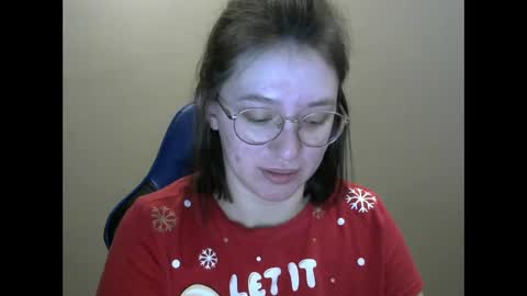 Snapshot of zara_golden chatting on 02-13-25, 03:39 chaturcum online show from 02-13-25, 03:39