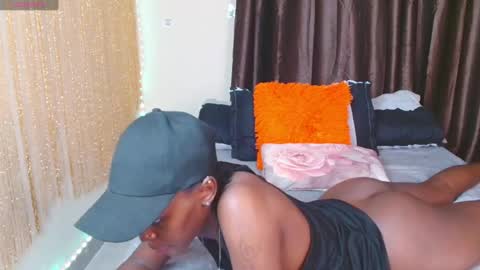 Snapshot of zara_lae chatting on 12-15-24, 06:40 nicky online show from 12-15-24, 06:40