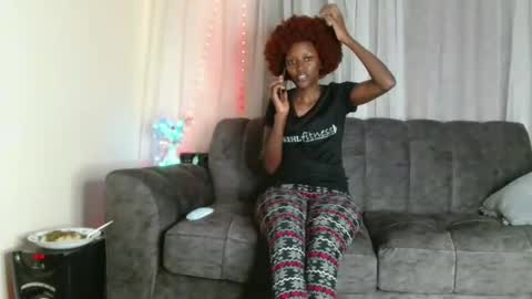 Snapshot of zara_lae chatting on 09-19-25, 10:38 nicky online show from 09-19-25, 10:38