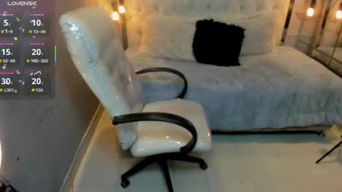 zara_moon1 online show from 07-22-26, 03:09