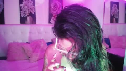 Zarah online show from 06-19-26, 05:17