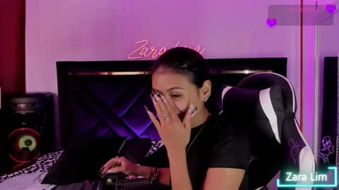 Snapshot of zaralim chatting on 10-17-25, 04:42 Zara Lim online show from 10-17-25, 04:42