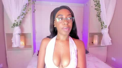 Snapshot of zaraprescott chatting on 04-28-26, 08:03 SARA online show from 04-28-26, 08:03