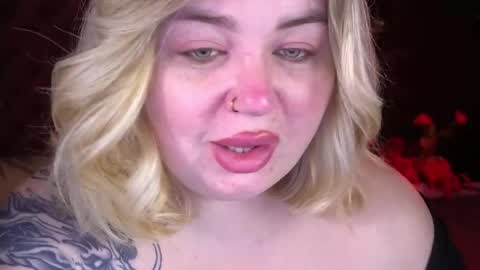 Snapshot of zarareign_ chatting on 04-30-26, 08:04 Lola online show from 04-30-26, 08:04