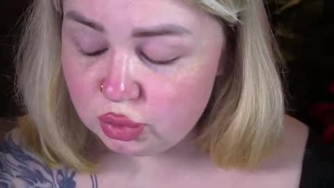 Snapshot of zarareign_ chatting on 05-12-26, 07:22 Lola online show from 05-12-26, 07:22