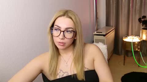 zarasplayground online show from 02-16-26, 06:59