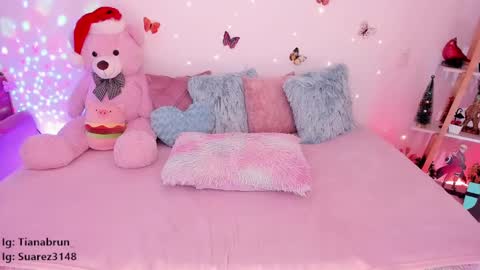 Zara online show from 12-17-24, 02:11