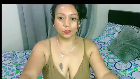 Snapshot of zaray_45bella chatting on 01-23-25, 01:19 zaray online show from 01-23-25, 01:19